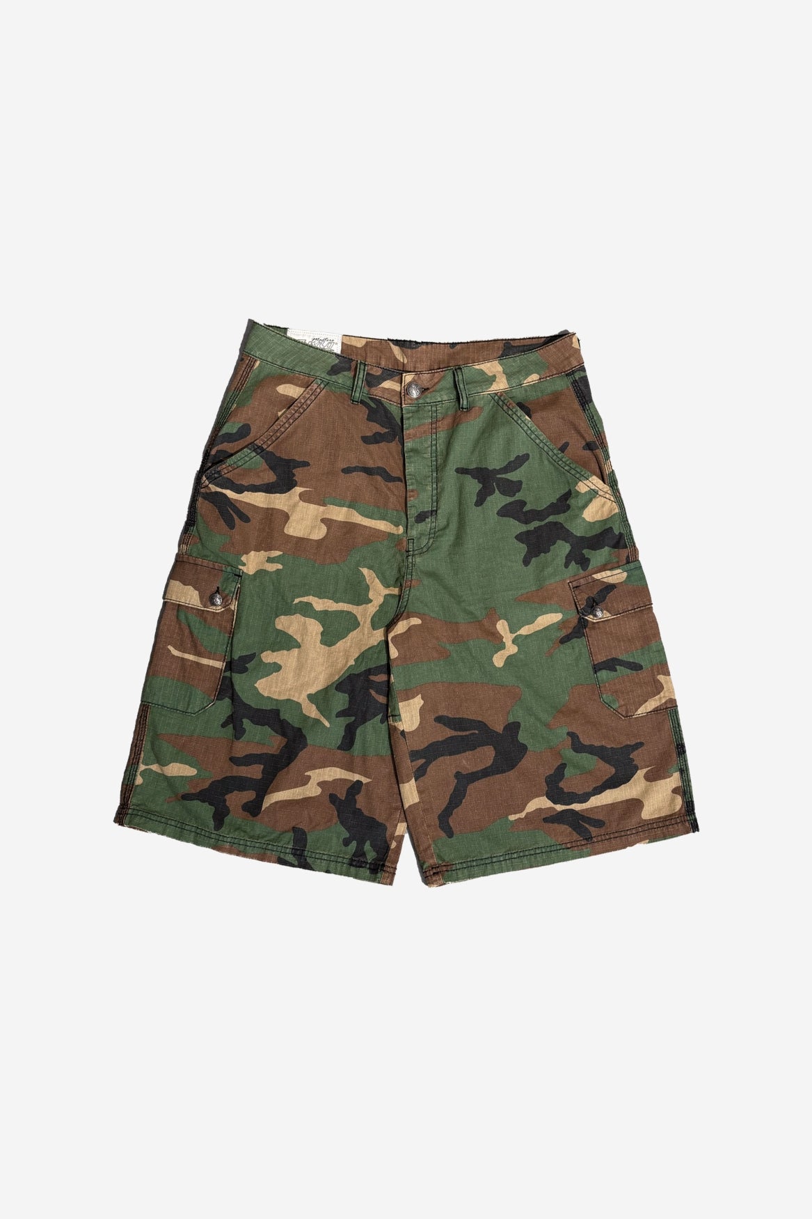 Cargo Shorts in Washed Camo